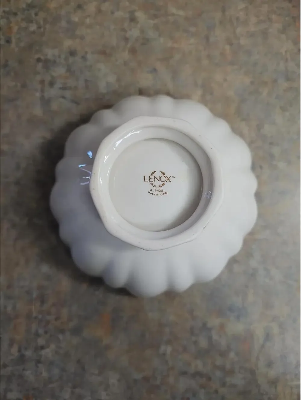 Lenox - Picture 2 of 8